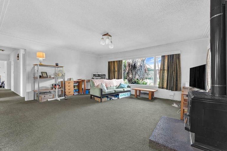 Photo of property in 77 Birdwood Avenue, Papatoetoe, Auckland, 2025