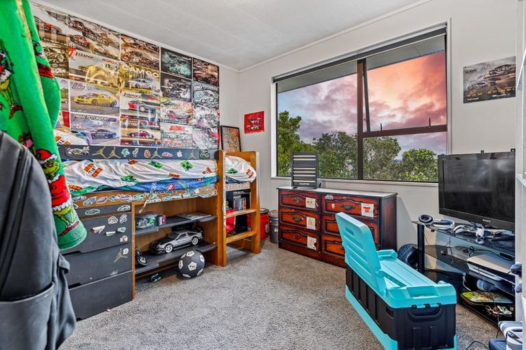 Photo of property in 6 Crosby Road, West Harbour, Auckland, 0618