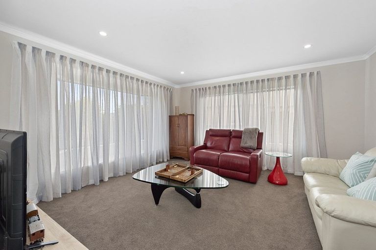 Photo of property in 20 Farringdon Avenue, Rototuna North, Hamilton, 3210