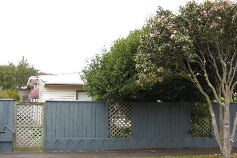 Photo of property in 10 Kauri Street, Merrilands, New Plymouth, 4312