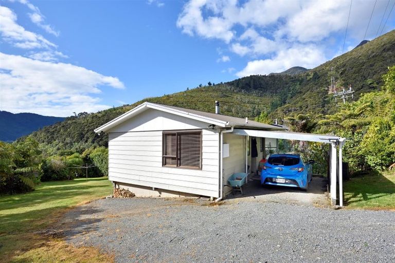 Photo of property in 3 Field Terrace, Okiwi Bay, French Pass, 7193