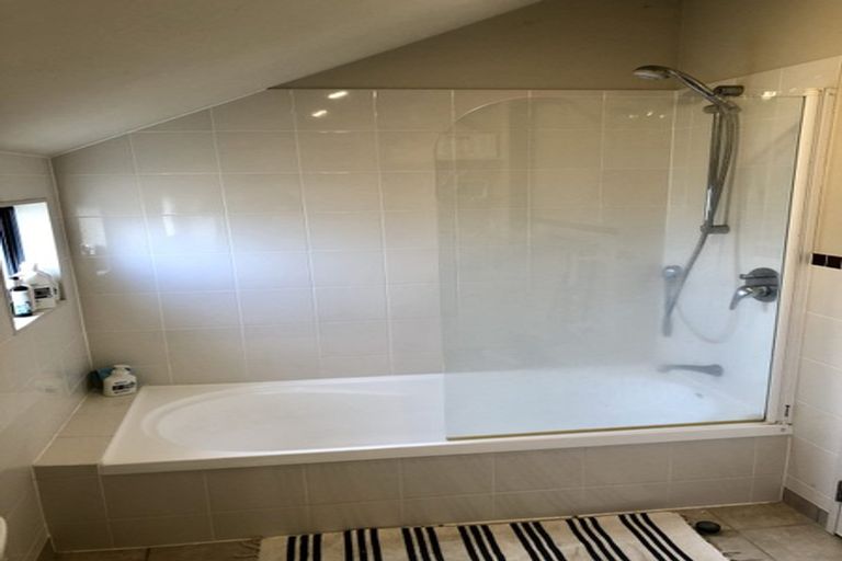 Photo of property in 4/48 Schnapper Rock Road, Schnapper Rock, Auckland, 0632