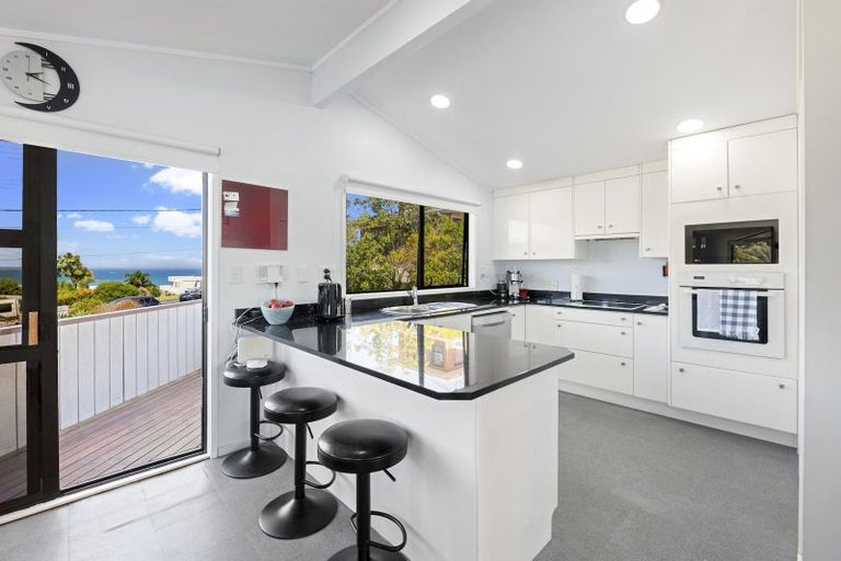 Photo of property in 1042 Whangaparaoa Road, Tindalls Beach, Whangaparaoa, 0930