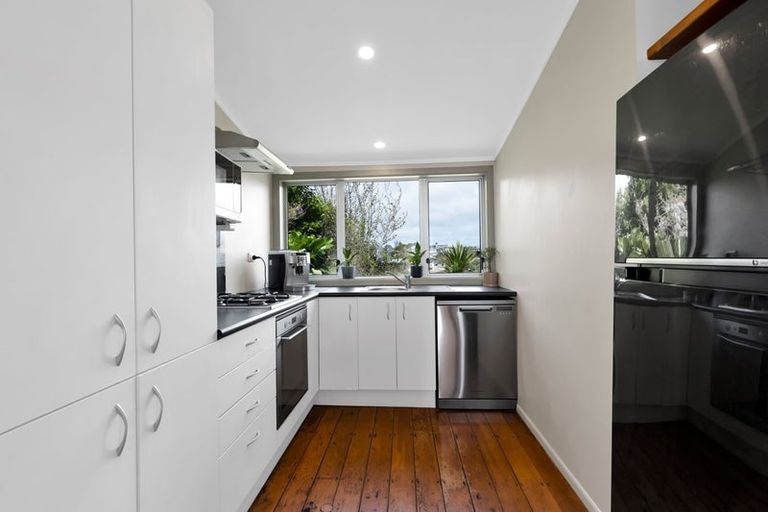 Photo of property in 22 Downe Street, New Plymouth, 4310