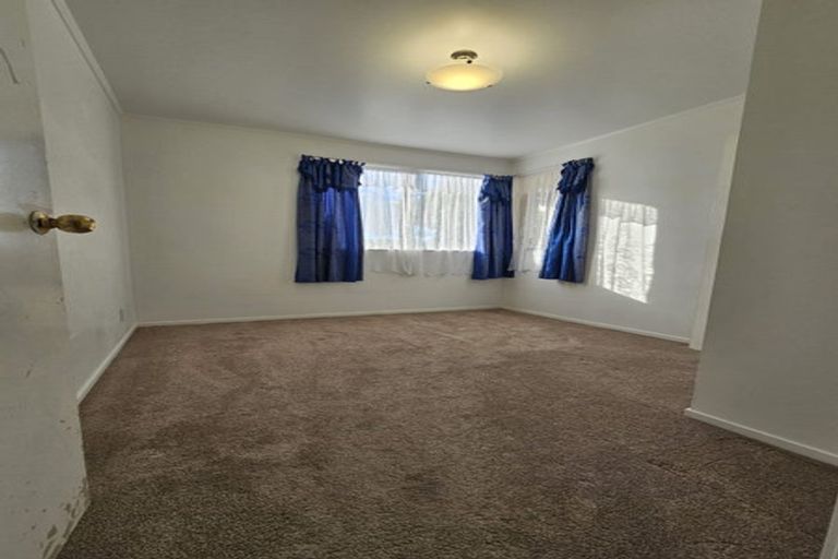 Photo of property in 12 Sheralee Place, Bucklands Beach, Auckland, 2014