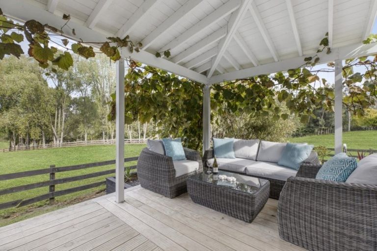 Photo of property in 350 Clifton Road, Whitford, Howick, 2571