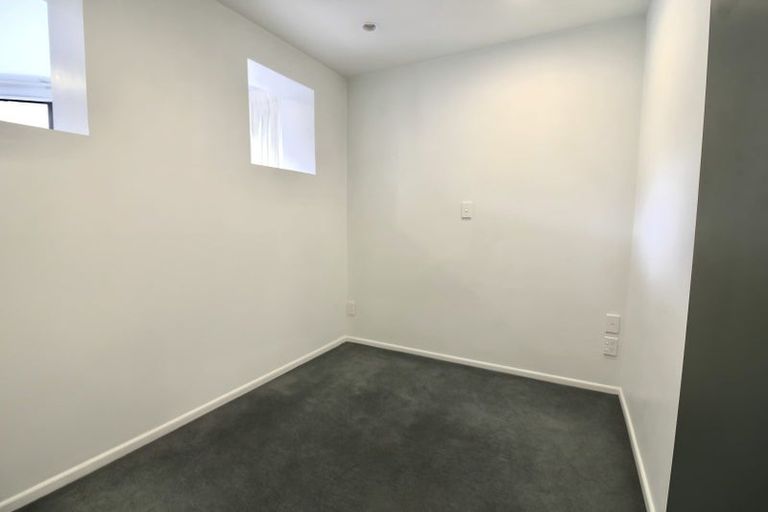 Photo of property in Terrace Garden Apartments, 6d/120 The Terrace, Wellington Central, Wellington, 6011