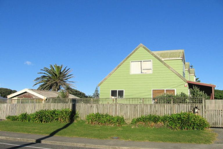 Photo of property in 11 Rangiuru Road, Otaki Beach, Otaki, 5512