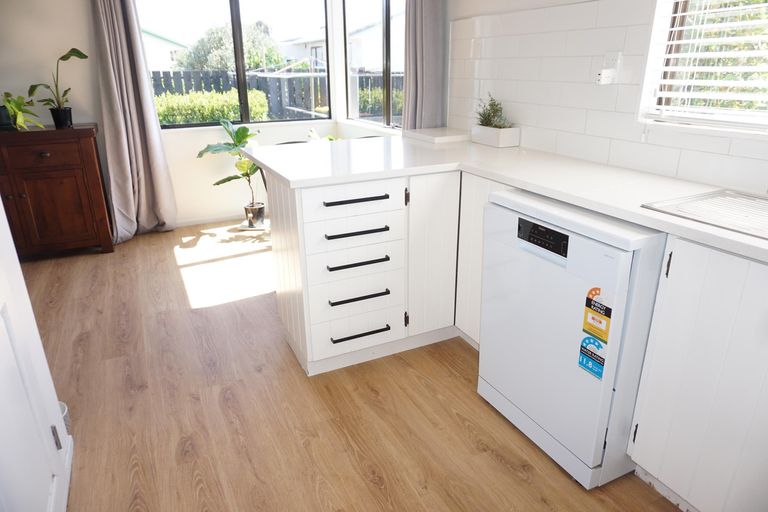 Photo of property in 1 Warwickson Lane, Nawton, Hamilton, 3200