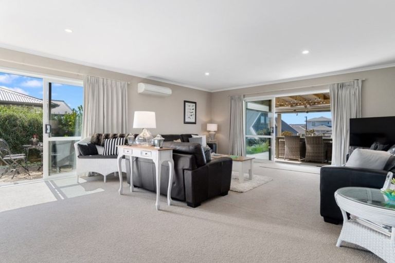 Photo of property in 15 Parkland Rise, Omokoroa, 3114