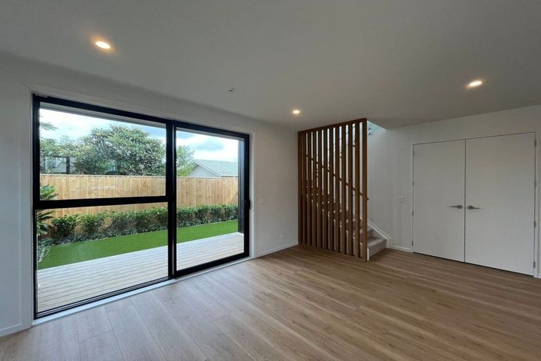 Photo of property in 27f Dawnhaven Drive, Te Atatu Peninsula, Auckland, 0610