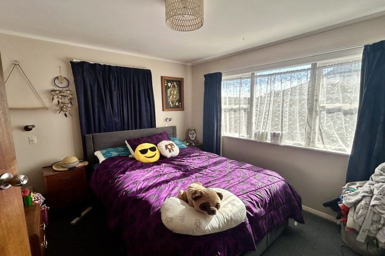 Photo of property in 6 Ngahina Street, Paraparaumu, 5032