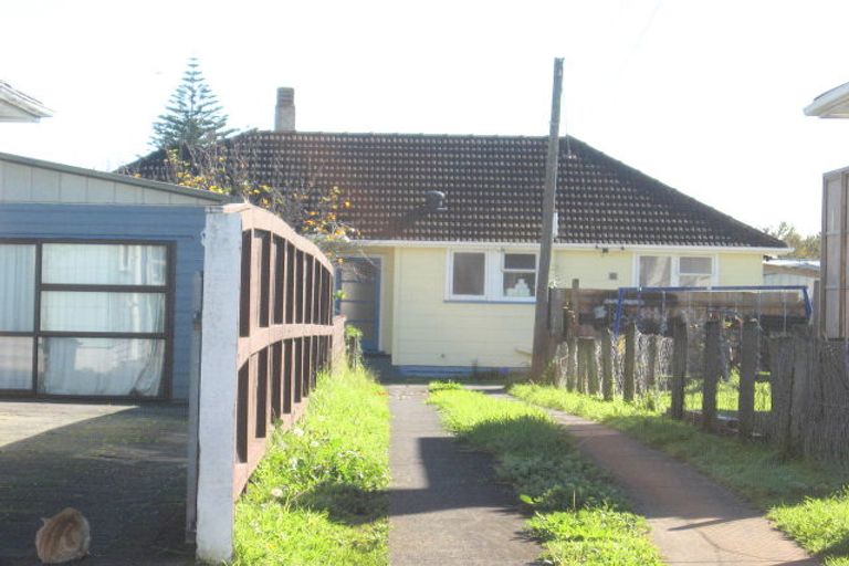 Photo of property in 15 Healy Road, Manurewa, Auckland, 2102