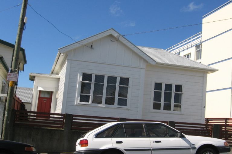Photo of property in 3 Levy Street, Mount Victoria, Wellington, 6011