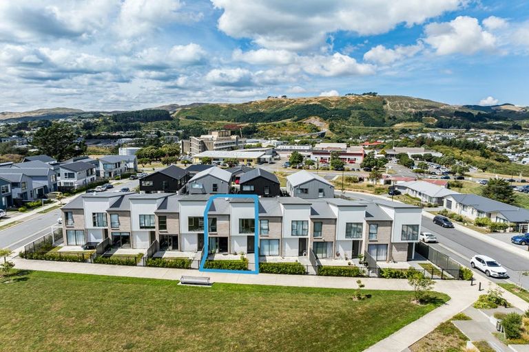 Photo of property in 8 Tokitoki Way, Kenepuru, Porirua, 5022