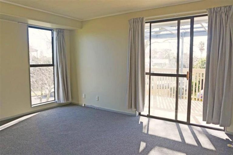 Photo of property in 3 Justamere Place, Weymouth, Auckland, 2103