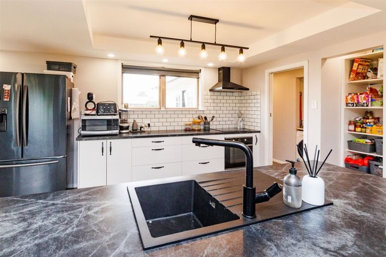 Photo of property in 27 Aspiring Avenue, Milson, Palmerston North, 4414