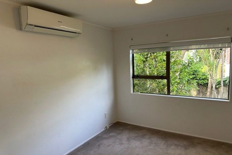 Photo of property in 1/10 Newstead Avenue, Browns Bay, Auckland, 0632