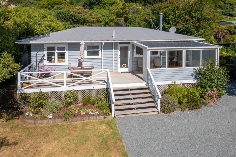 Photo of property in 190 Main Road South, Raumati South, Paraparaumu, 5032