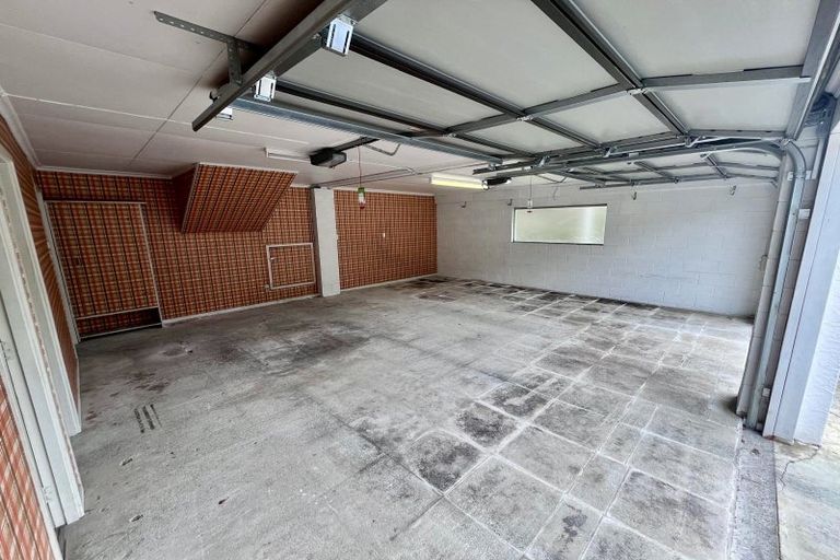 Photo of property in 22 Kahurangi Place, Hillpark, Auckland, 2102