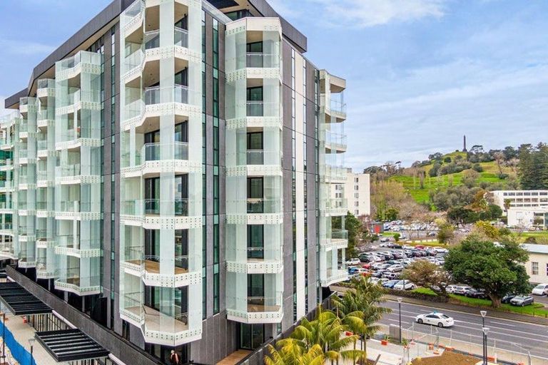 Photo of property in 1/8 Alexander Avenue, Torbay, Auckland, 0630