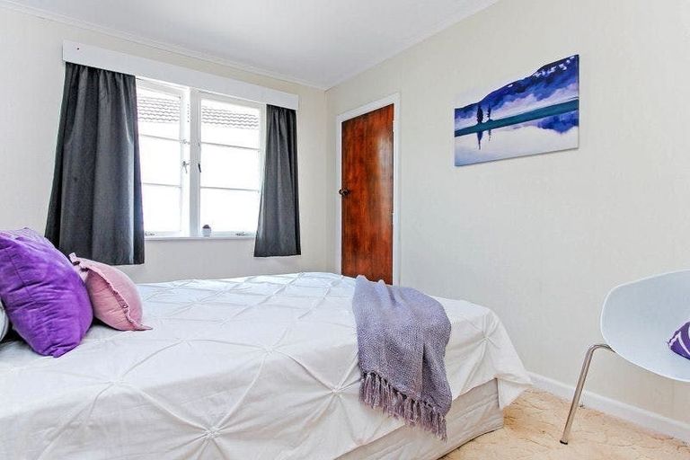 Photo of property in 4 Woolley Avenue, New Lynn, Auckland, 0600