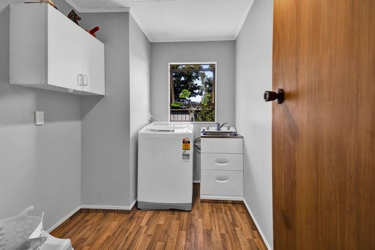 Photo of property in 18 Manuka Place, Hawera, 4610