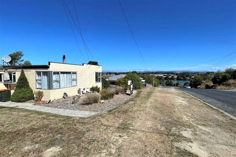 Photo of property in 8 Newarp Street, Balclutha, 9230