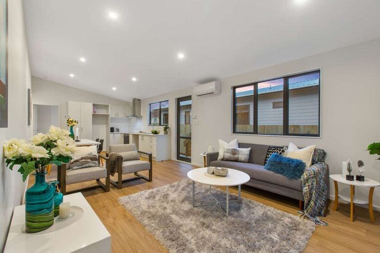 Photo of property in 10b Toatoa Place, Mangere Bridge, Auckland, 2022