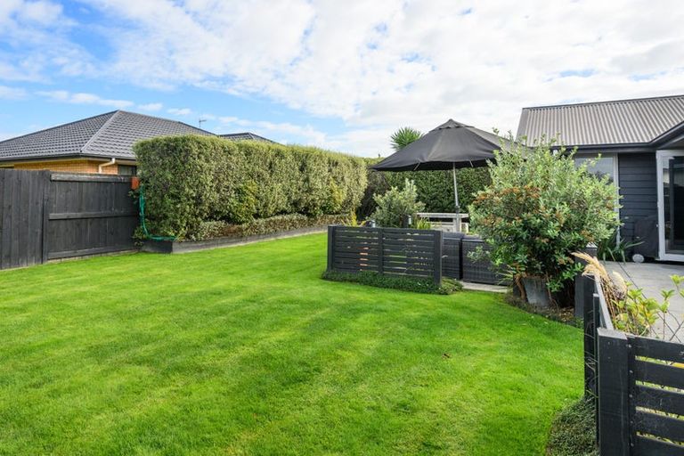 Photo of property in 24 Liberty Grove, Kelvin Grove, Palmerston North, 4414