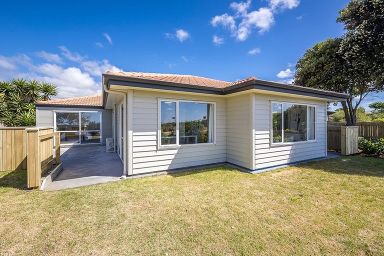 Photo of property in 1 Sandpiper Court, Paraparaumu Beach, Paraparaumu, 5032