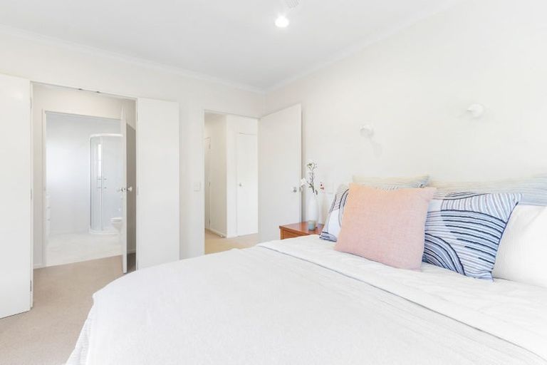 Photo of property in 30 Lakeridge Close, Rangatira Park, Taupo, 3330