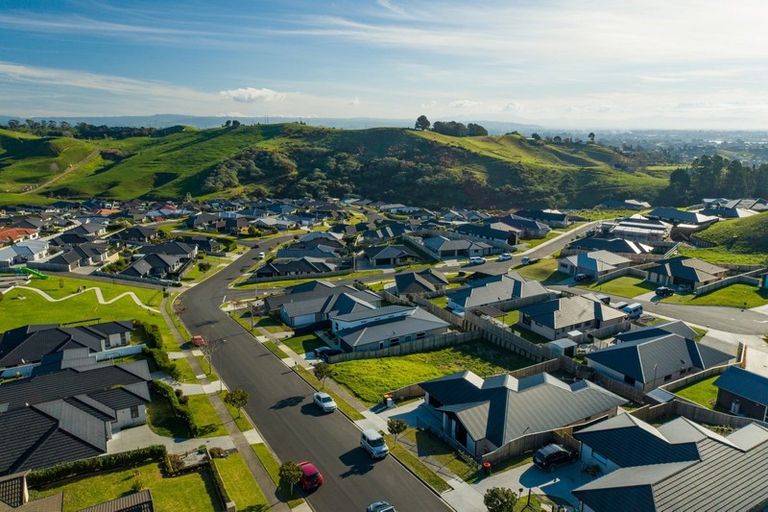 Photo of property in 18 Ballintoy Park Drive, Welcome Bay, Tauranga, 3175