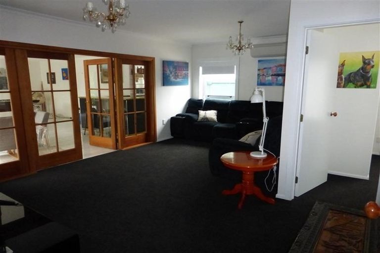 Photo of property in 10 Winslow Street, Burnside, Christchurch, 8053
