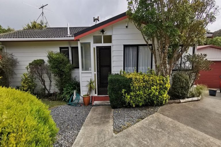 Photo of property in 4 Cathie Place, Karori, Wellington, 6012
