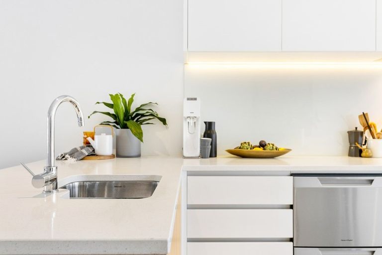 Photo of property in 15 Isitt Road, Hobsonville, Auckland, 0616