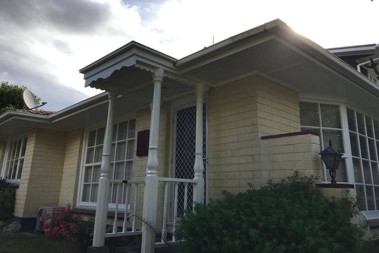 Photo of property in 2/19 Brookby Crescent, Avonhead, Christchurch, 8042