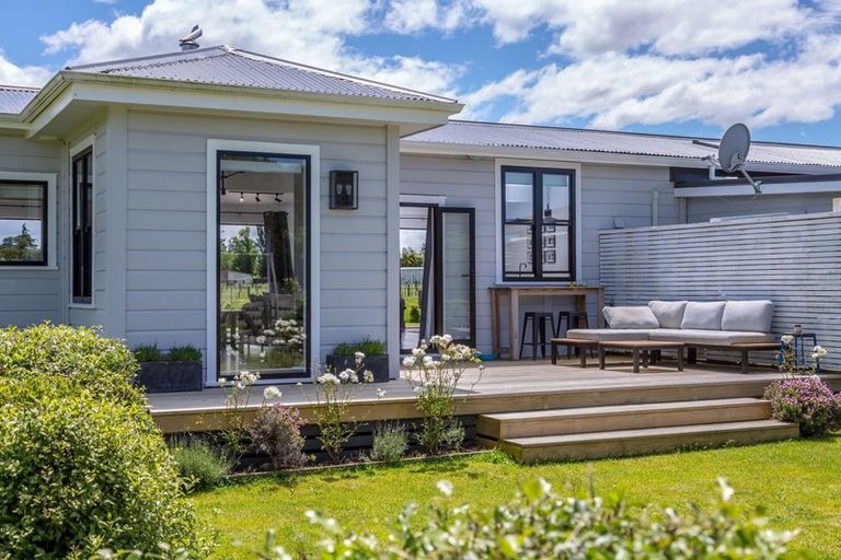 Photo of property in 32 Otawa Drive, West Taratahi, Masterton, 5887