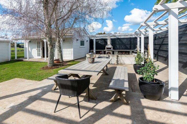 Photo of property in 41 Church Road, Ardmore, Papakura, 2582