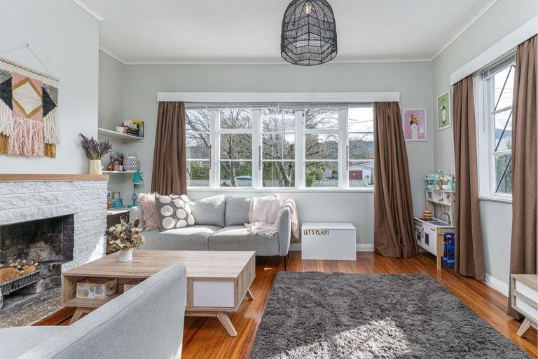 Photo of property in 4 Birdwood Street, Featherston, 5710