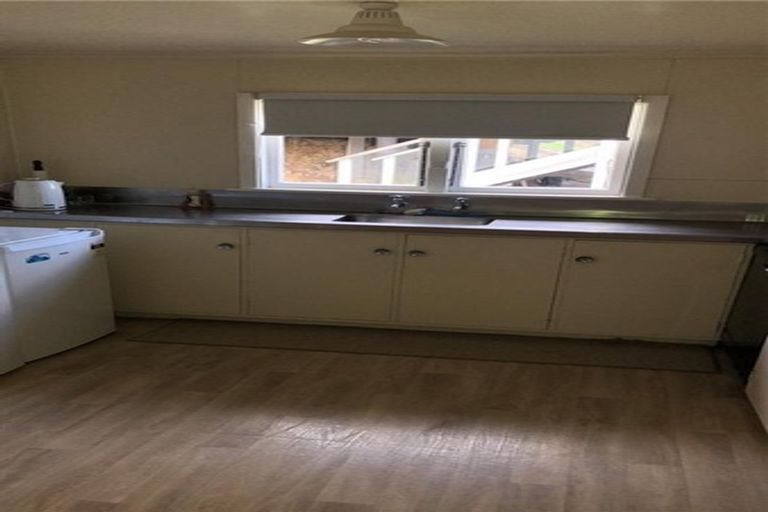 Photo of property in 8 Omokoroa Road, Omokoroa, 3114