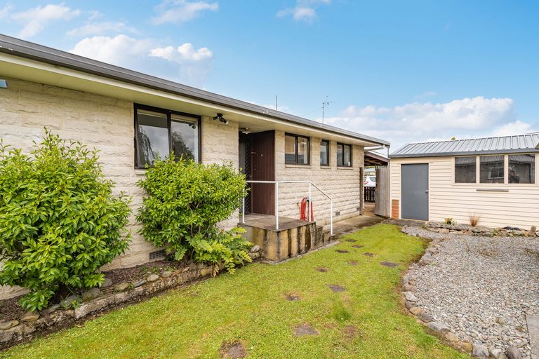 Photo of property in 2a Jones Place, Masterton, 5810