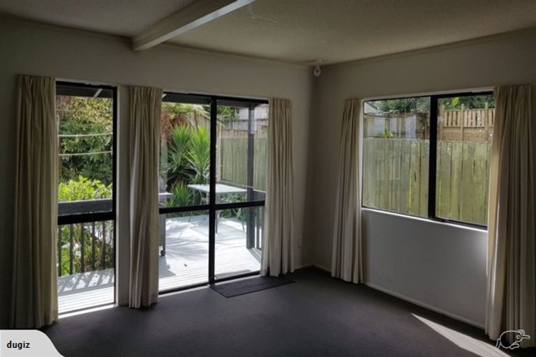 Photo of property in 1/66 Birkdale Road, Birkdale, Auckland, 0626