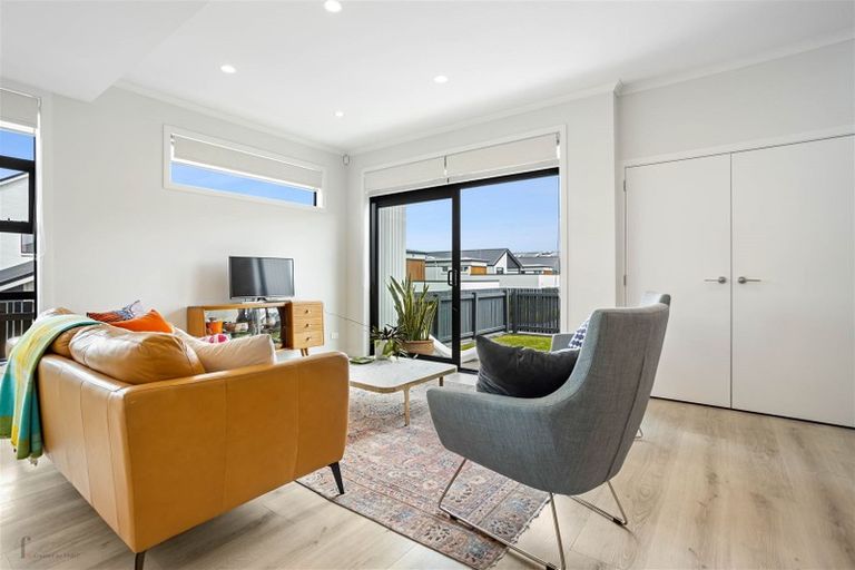 Photo of property in 19 Frank Gill Road, Hobsonville, Auckland, 0616