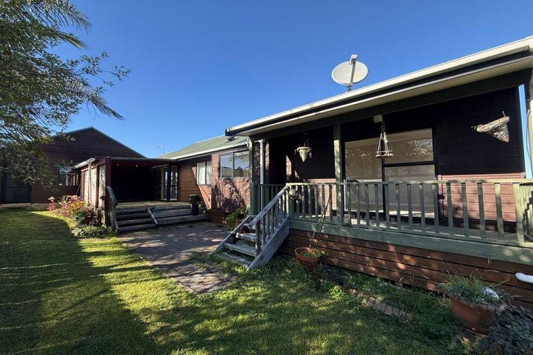Photo of property in 147 Botany Road, Botany Downs, Auckland, 2010