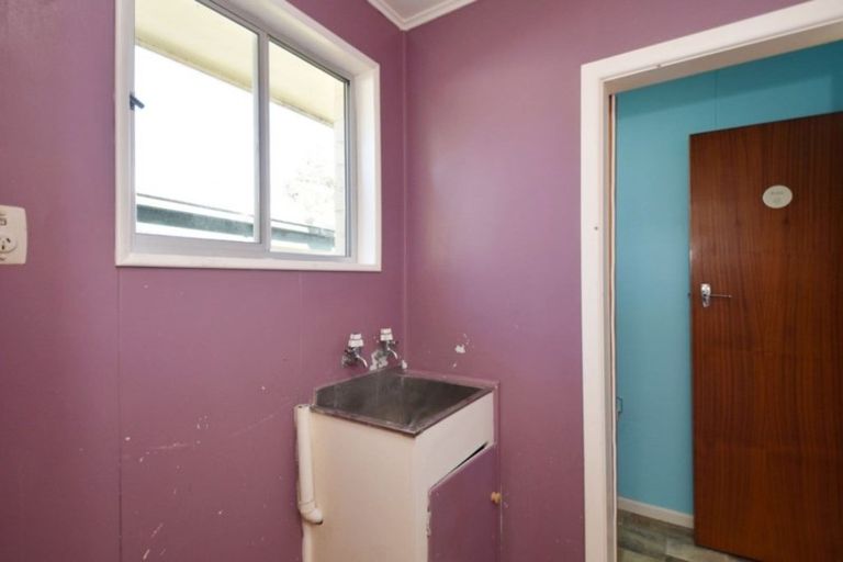 Photo of property in 12 Great North Road, Winton, 9720