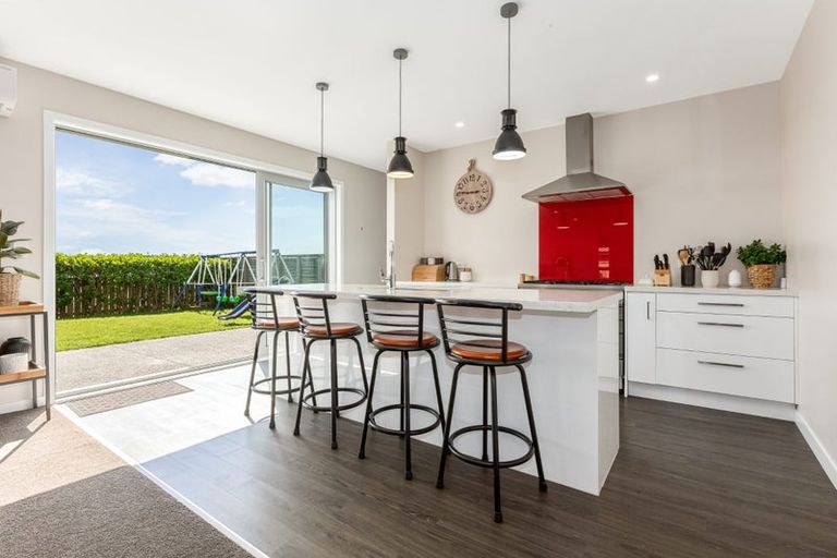 Photo of property in 87 Endeavour Drive, Whitby, Porirua, 5024