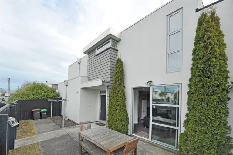 Photo of property in 547 Barbadoes Street, Edgeware, Christchurch, 8013