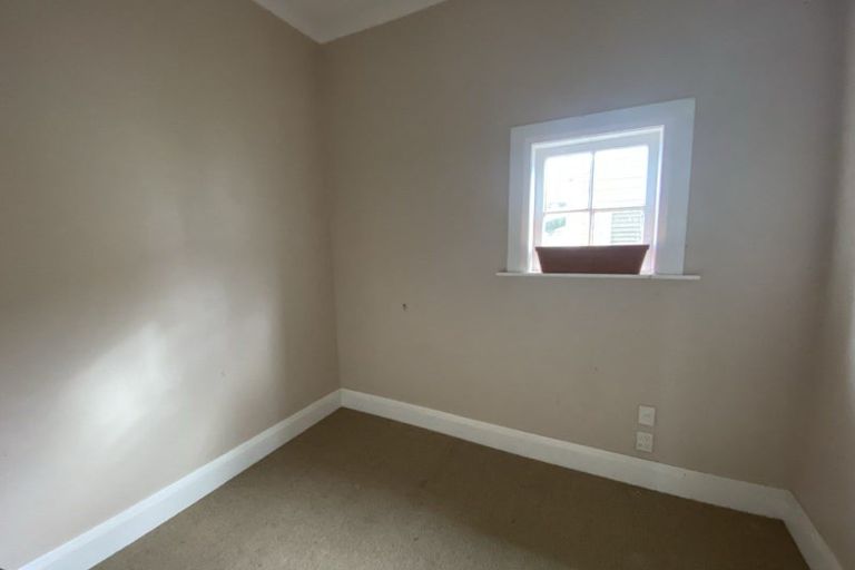 Photo of property in 20 Oxford Street, Hokowhitu, Palmerston North, 4410