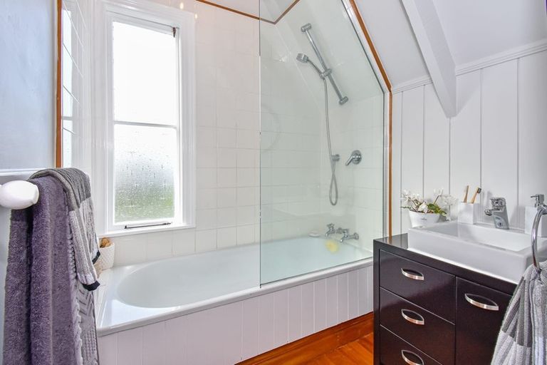 Photo of property in 84 Wattle Farm Road, Wattle Downs, Auckland, 2103